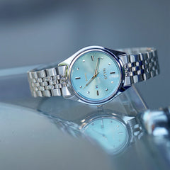 2024 New Women's Queen Mother Large Dial Watch Female High-end Niche Art Light Luxury Watch