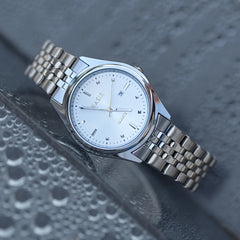 2024 New Women's Queen Mother Large Dial Watch Female High-end Niche Art Light Luxury Watch