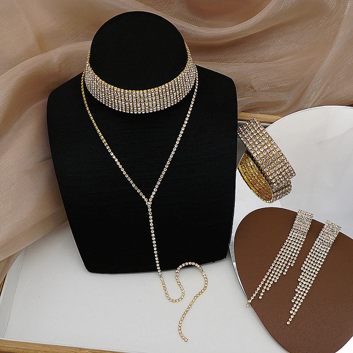 4 pieces of women's fashionable and minimalist necklaces with earrings, bracelets, jewelry sets, banquet and party accessories